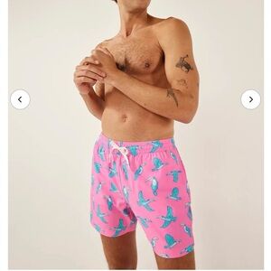 chubbies Pink Swim Trunks with Teal Toucan Print
Men’s sz medium